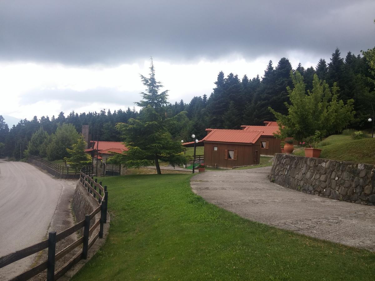 Livadaki Village Megali Kapsi Buitenkant foto