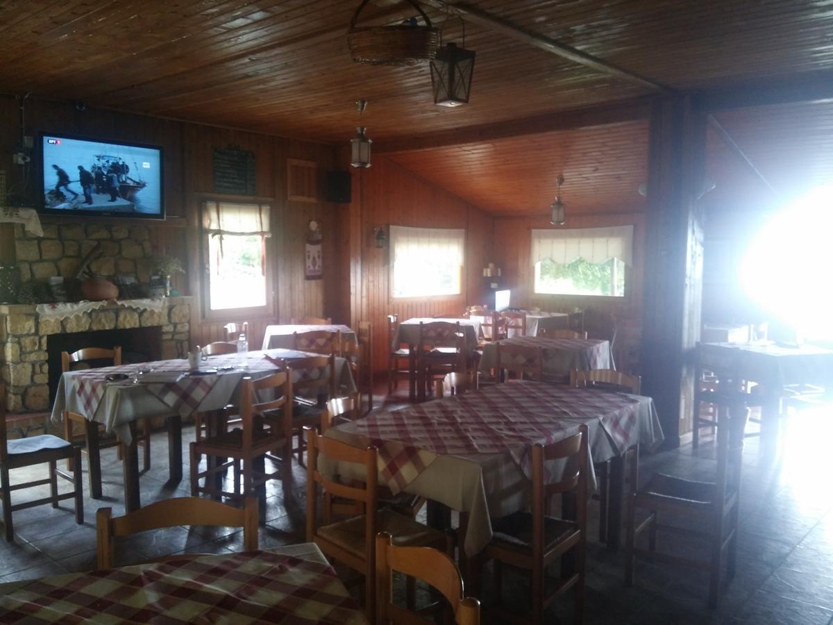Livadaki Village Megali Kapsi Buitenkant foto