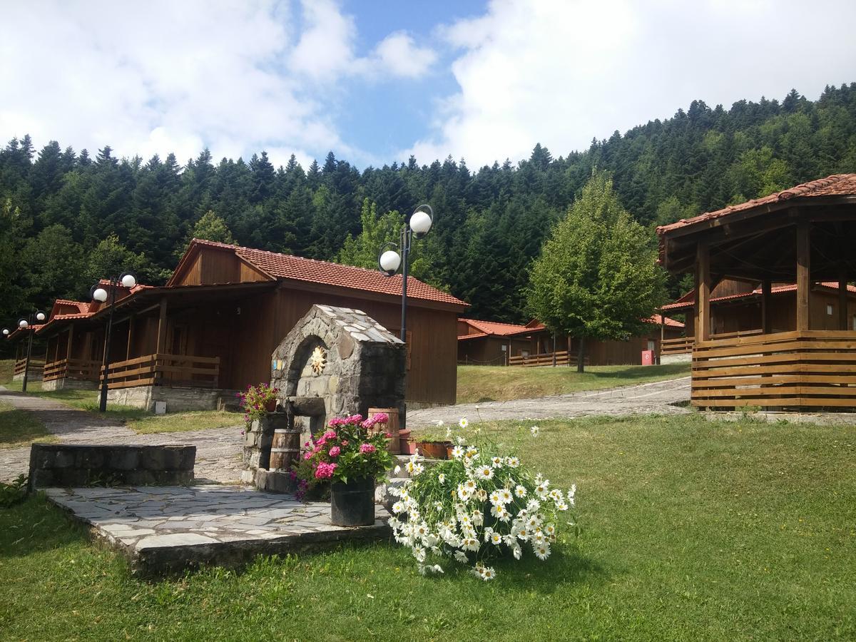 Livadaki Village Megali Kapsi Buitenkant foto