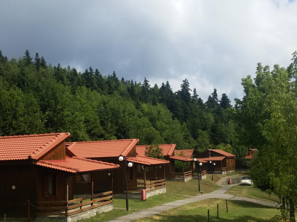 Livadaki Village Megali Kapsi Buitenkant foto