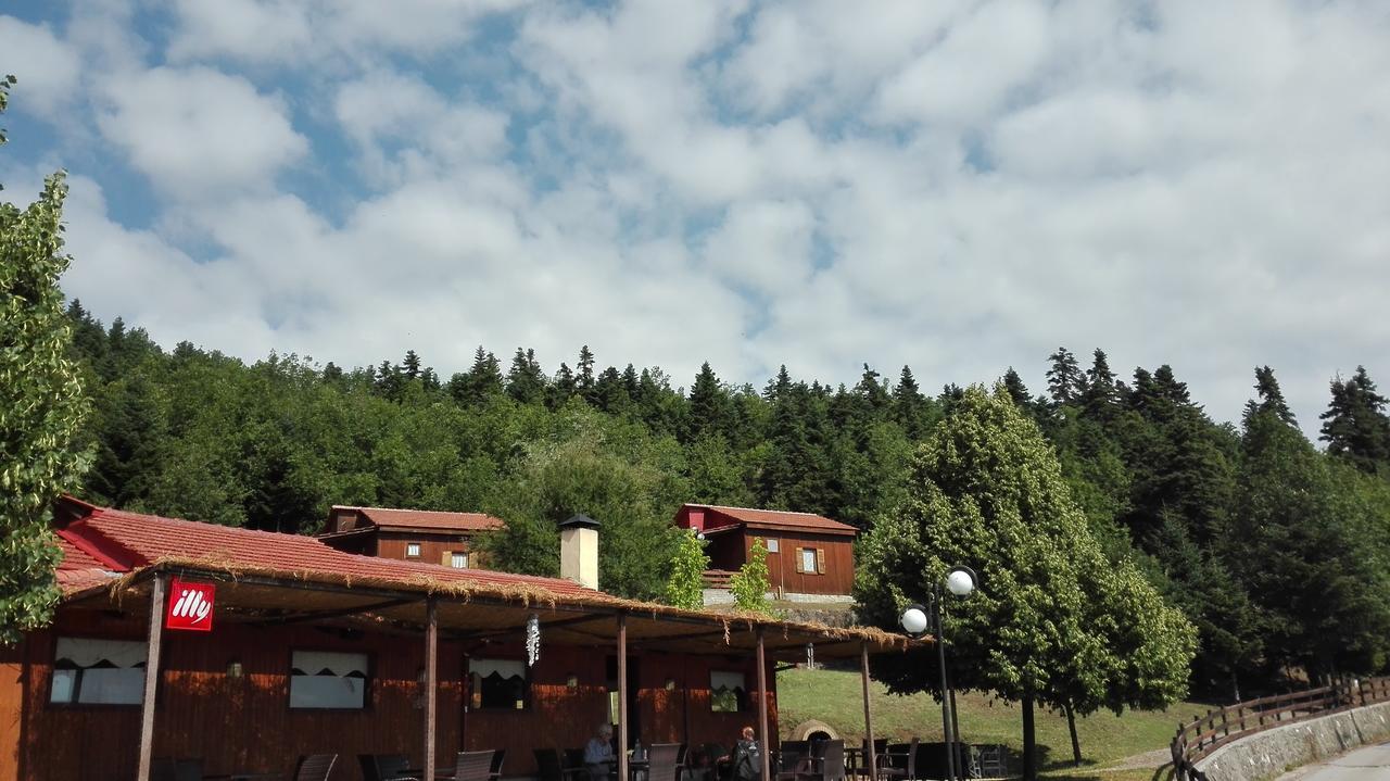 Livadaki Village Megali Kapsi Buitenkant foto