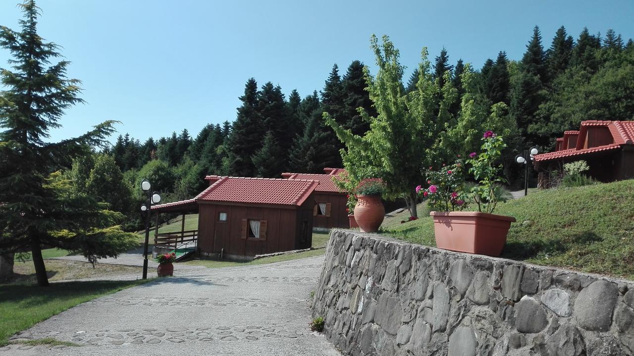 Livadaki Village Megali Kapsi Buitenkant foto